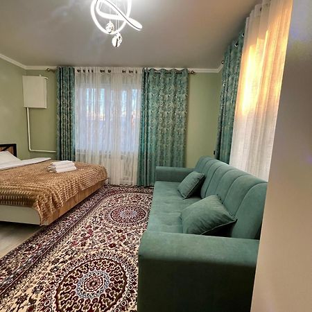 Maral Guesthouse Каракол Экстерьер фото