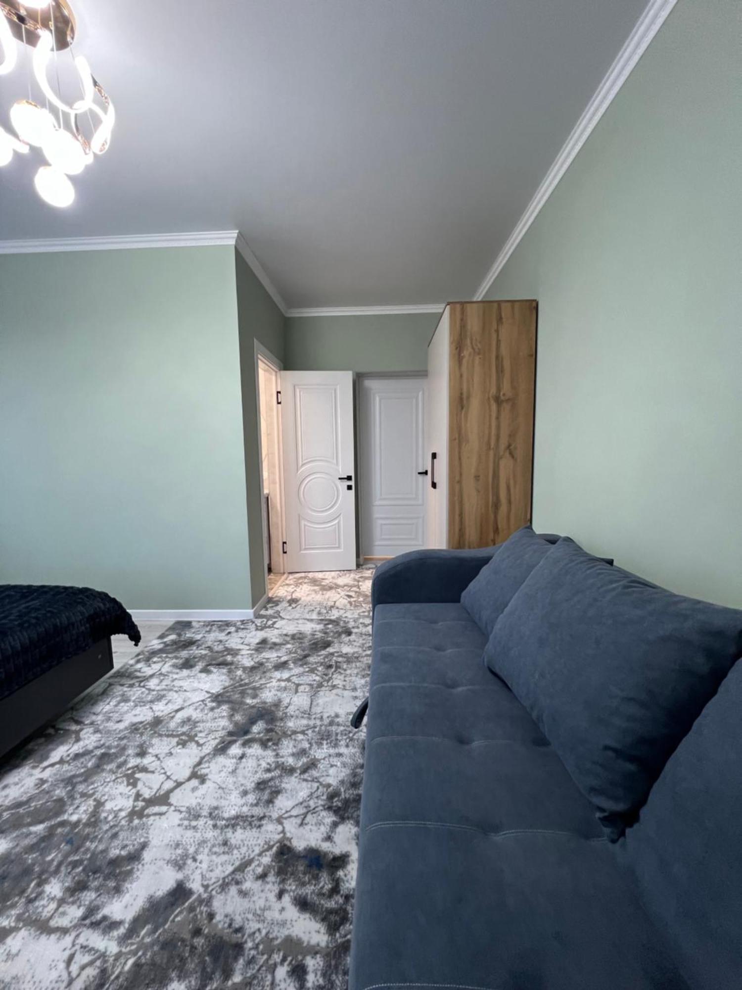 Maral Guesthouse Каракол Экстерьер фото