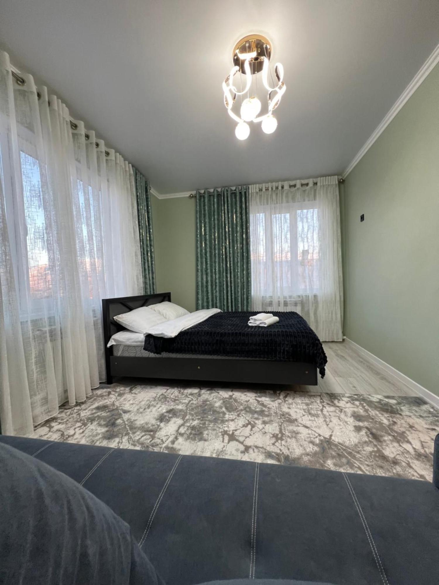 Maral Guesthouse Каракол Экстерьер фото